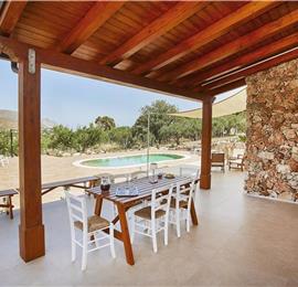 4 bedroom villa with pool, Castellammare del Golfo, sleeps 8-9